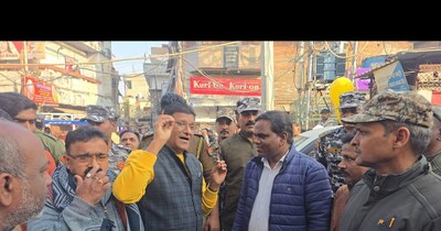 Prayagraj Trade Association President Demolishes Own Shop to Support Anti-Encroachment Drive