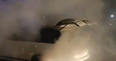 सांसद लुंबाराम चौधरी की कार में अचानक आग लगने से अफरा-तफरी मच गई