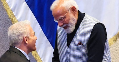 इजरायल में विपक्ष के नेता पीएम मोदी से आकर मिले. (Reuters)