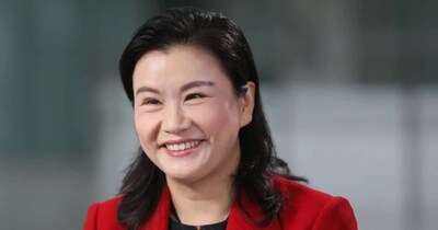 झोउ का जन्म 1970 में चीन के हुनान प्रांत के एक बेहद गरीब परिवार में हुआ था. 