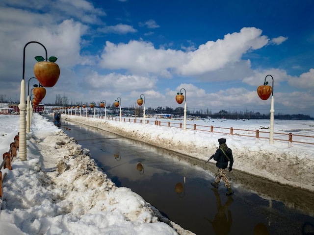 पहाड़ों पर लौटेगा 'बर्फ का तूफान', 3 राज्यों का बदलेगा मिजाज, IMD का अलर्ट