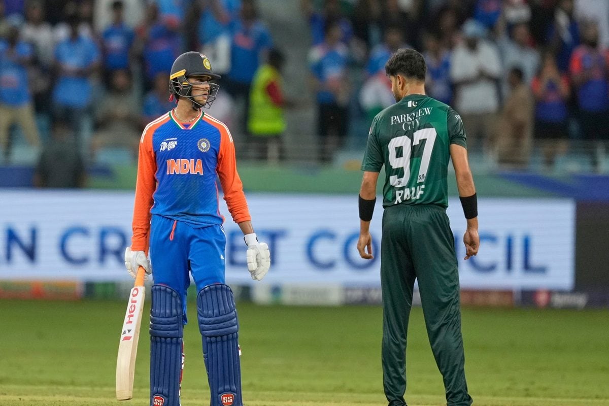 बेतुका फैसला है! पाकिस्तानी नेता ने अपनी ही सरकार को लताड़ा, बोला- करना है तो पूरा बैन करो, एक मैच का क्या?