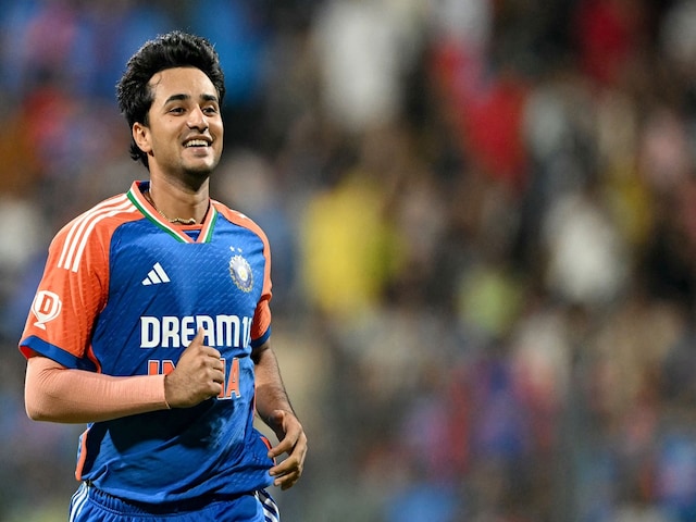 উসমান তারিককে শিক্ষা দেবেন অভিষেক... রহস্যময় স্পিনারকে হরভজনের সতর্কবার্তা