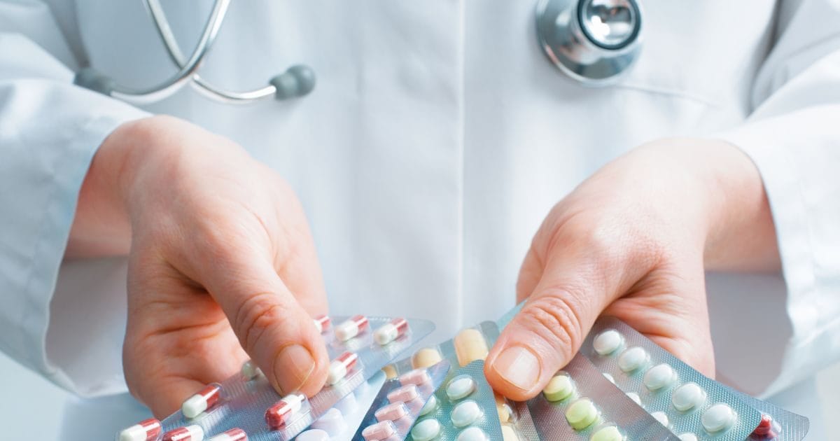 2 रुपये की गोली 21 रुपये में बेचकर, कैसे 600-1100% मुनाफा कमा रहीं फार्मा कंपनियां, महिला सांसद ने संसद में उठाए सवाल