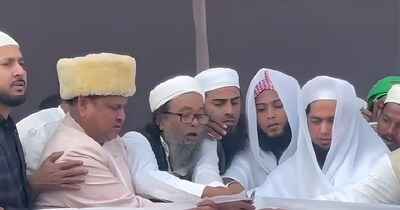 पिछले दिनों बाबरी मस्जिद के नाम पर बनने वाली मस्जिद का शिलान्यास किया गया था. फाइल फोटो 