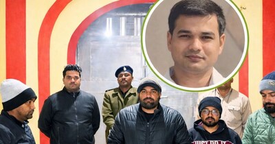 एसडीएम सहित 4 अन्‍य को हत्‍या के आरोप में गिरफ्तार किया गया है. 