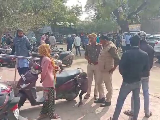 अलवर: प्रेमिका की चुन्नी से बीच सड़क पर लगाई फांसी, ई-रिक्शा चालक ने दी जान