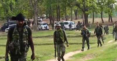 बीजापुर मुठभेड़: पूर्व नक्सली इंचार्ज ऊधम सिंह ढेर, 12 नक्सलियों का आत्मसमर्पण