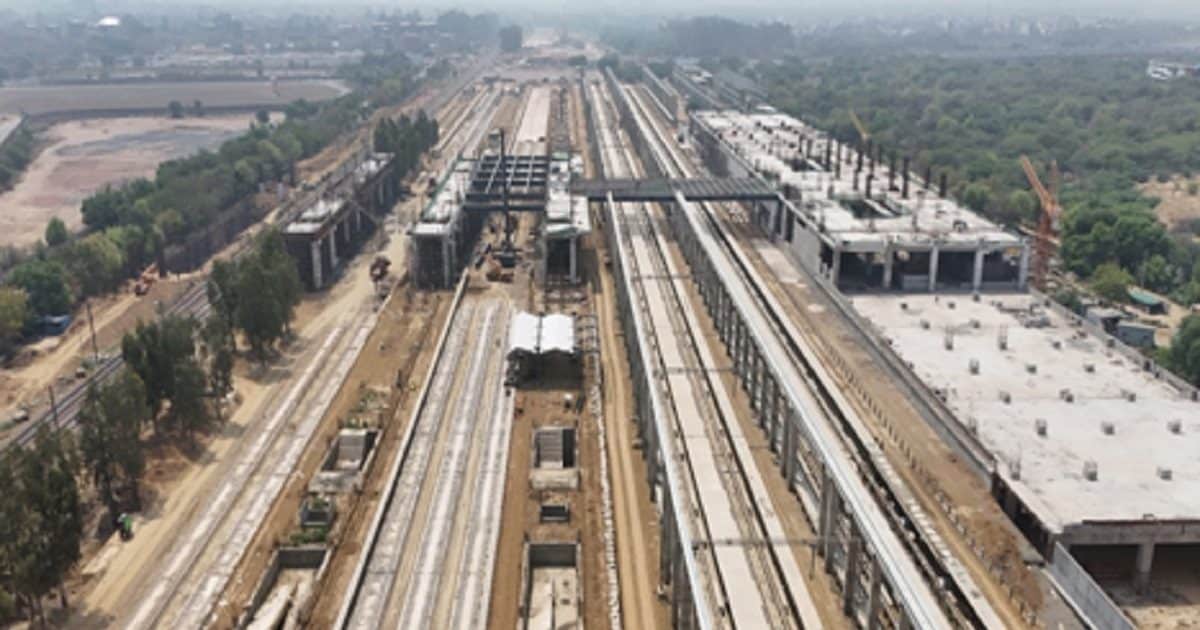 यूपी वालों! जान लो,157 रेलवे स्‍टेशनों में से कितने इस साल हो रहे हैं तैयार, इसमें आपका भी है शामिल