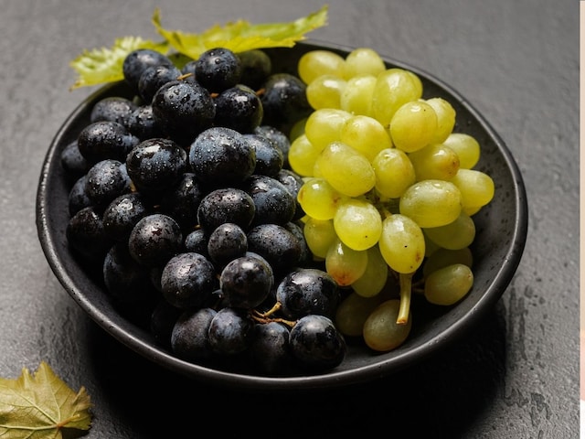 Is it more beneficial to eat black grapes or green grapes? Most people do not know these 5 facts