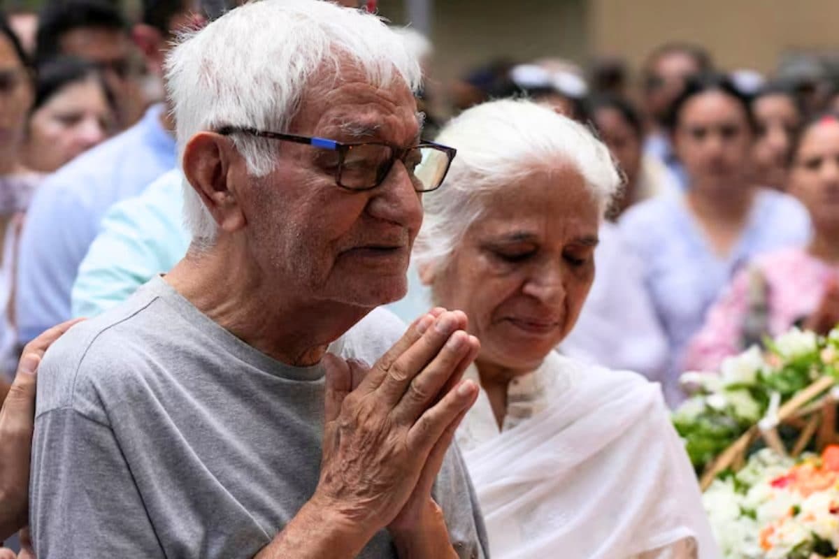 'मेरे बेटे को दो बार मारा गया...', कैप्‍टन सुमित सभरवाल के पिता की वो जंग, जिसने पायलट सुसाइड थ्योरी को सुप्रीम कोर्ट में दी पटखनी