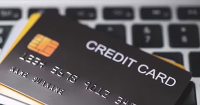 क्रेडिट कार्ड बंद करना सही या गलत? क्रेडिट स्कोर की पूरी सच्चाई. (Image:AI)