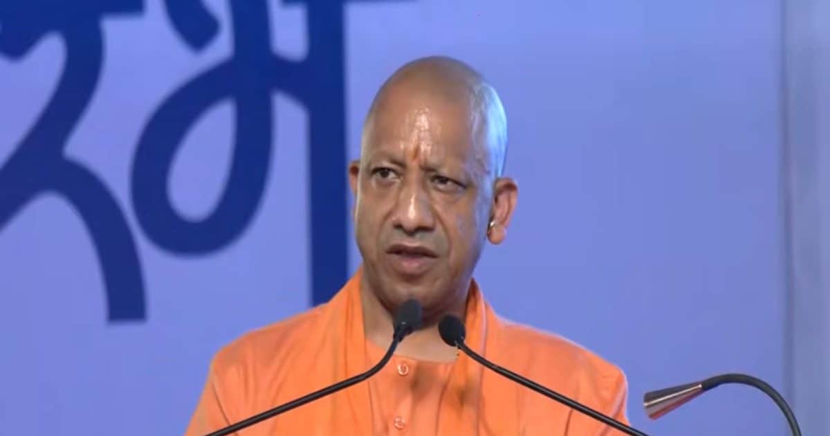 yogi adityanath : west bengal chunav 2026 | बंगाल चुनाव से क्यों दूर हैं ‘बुलडोजर बाबा’, किस सीक्रेट रणनीति के तहत BJP अभी तक रख रखा है छुपा कर?
