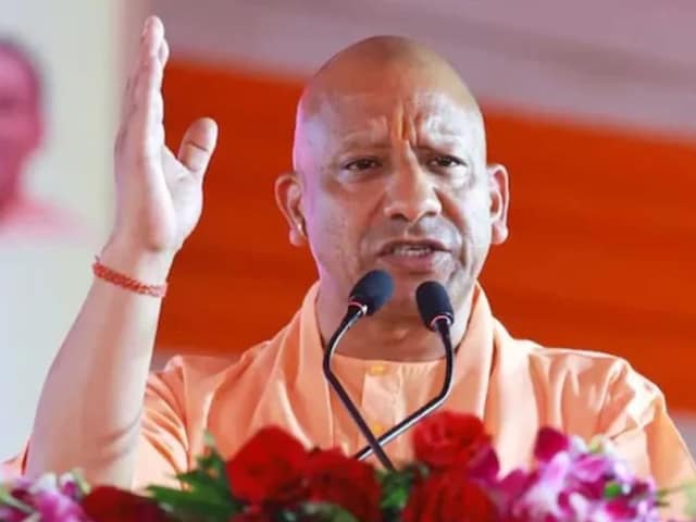 'बजना नहीं चाहिए अभद्र संगीत', होली को लेकर सीएम योगी का साफ निर्देश