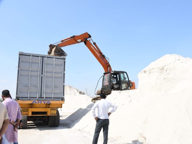 अब नमक की ट्रेनों से ढुलाई होगी सस्‍ती, खास तकनीक का इस्‍तेमाल