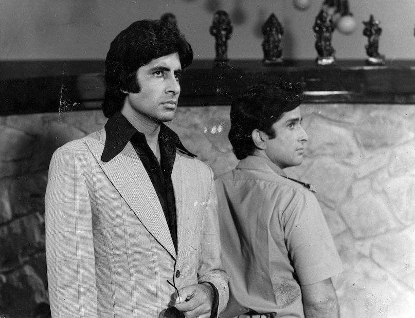 Deewar movie facts , Amitabh Bachchan , Amitabh Bachchan news , Amitabh Bachchan performance , Deewar , Deewar film famous dialogue , Deewar dynamic and powerful monologue , aaj khush toh bahut hoge tum, amitabh bachchan deewar, अमिताभ बच्चन, दीवार फिल्म के फैक्ट्स, दीवार ने कैसे बदले हिंदी सिनेमा के तेवर, अमिताभ बच्चन ने कैसे रिकॉर्ड किए हिट डायलॉग, सलीम-जावेद