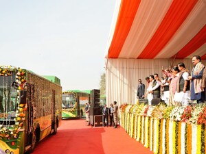 दिल्ली की सीएम रेखा गुप्ता ने डीटीसी को दिए ₹1200 करोड़ रुपये के अनुदान. 