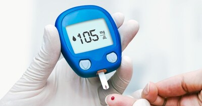 ज्यादा कार्ब्स वाले फूड्स खाने से शुगर लेवल बढ़ जाता है.