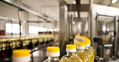 भारत अपनी खाद्य तेल की जरूरतों को पूरा करने के लिए बड़े पैमाने पर अंतरराष्ट्रीय बाजारों पर निर्भर है.