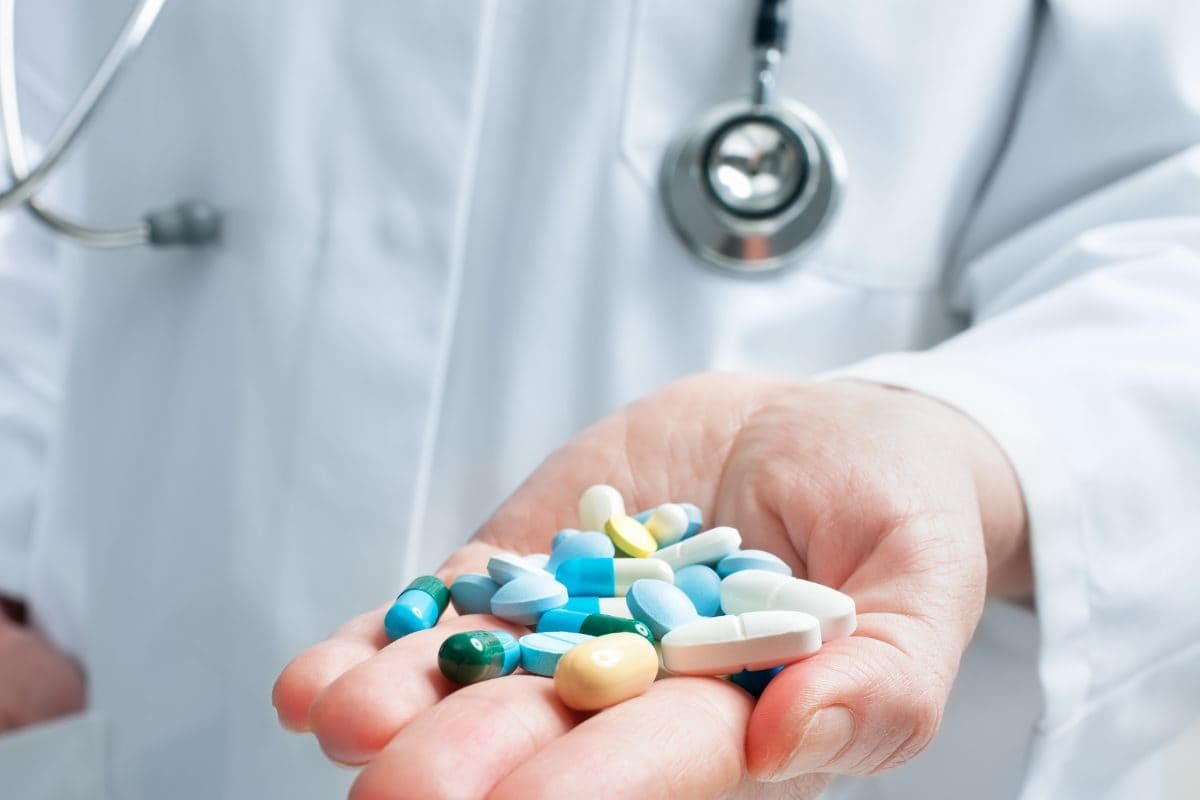 Counterfeit Medicines: नकली दवाएं किस चीज से बनाई जाती हैं? इनका इस्तेमाल कितना खतरनाक, एक्सपर्ट से समझिए