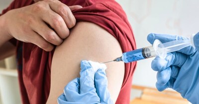 फ्लू वैक्सीन लगवाने से शरीर की इम्यूनिटी बूस्ट हो सकती है.