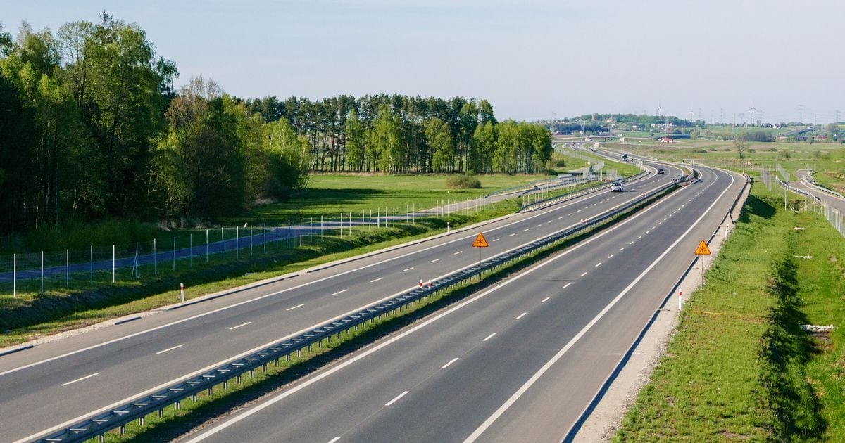 मार्च से खुल जाएगा 600 किलोमीटर का नया एक्‍सप्रेसवे, 12 जिलों में होगा विकास, जानें एक तरफ का कितना लगेगा टोल