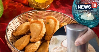 एक स्टील के गिलास की मदद से एक साथ 7 गुजिया बनाने की शानदार ट्रिक