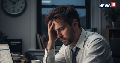 लंबे समय तक कंप्‍यूटर पर काम करने से स्‍लीप डिसॉर्डर की समस्‍या हो सकती है.