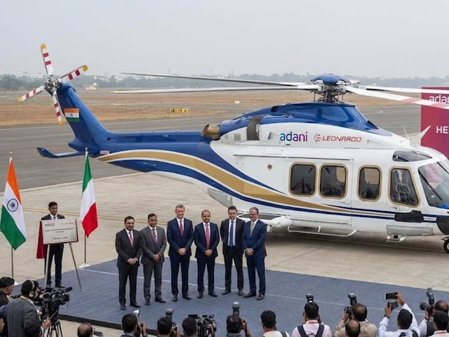 अडानी समूह बनाएगा हेलीकॉप्‍टर, इटली की दिग्‍गज कंपनी से मिलाया हाथ