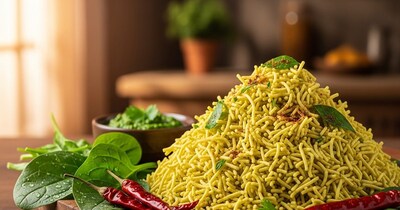Craving Spicy Palak Sev? Learn How to Make This Popular Crispy Snack at Home!