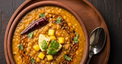 रोज की दाल से बोर हो गए हैं? आज ही ट्राई करें यह अचारी दाल की स्वादिष्ट रेसिपी.