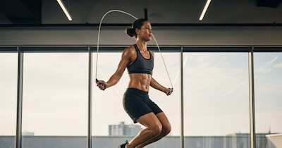 तेजी से वजन घटाएं रस्सी कूदकर! जानें सही तरीका और समय, वरना नहीं दिखेगा असर.