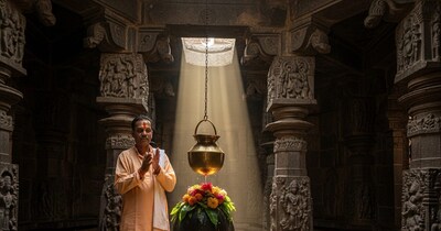 भोलेनाथ के सामने 3 ताली क्यों बजाते हैं?