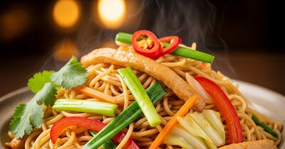 Master Hakka Noodles: High Heat & Special Sauces for Restaurant-Style Flavor