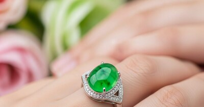 जेड स्टोन पहनने के फायदे और कर्ज मुक्ति के उपाय