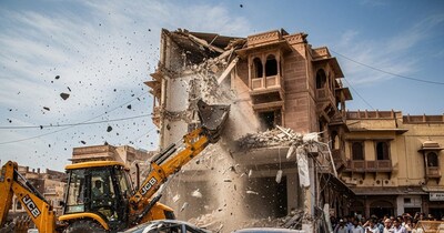 जोधपुर में जेसीबी से होटल और गाड़ियों में तोड़फोड़