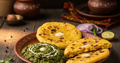 घर पर बनाएं ढाबे जैसी मक्के की रोटी और चने का साग: सर्दियों का खास स्वाद!