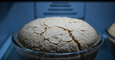 फ्रिज में आटा सख्त? मुलायम रखने और नरम बनाने के लिए अपनाएं ये आसान टिप्स.