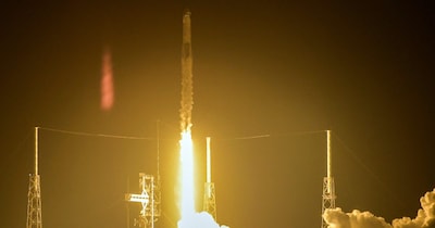 स्पेसएक्स की नई उड़ान सफल, 4 नए अंतरिक्ष यात्री ISS पहुंचे, मिशन फिर पटरी पर.