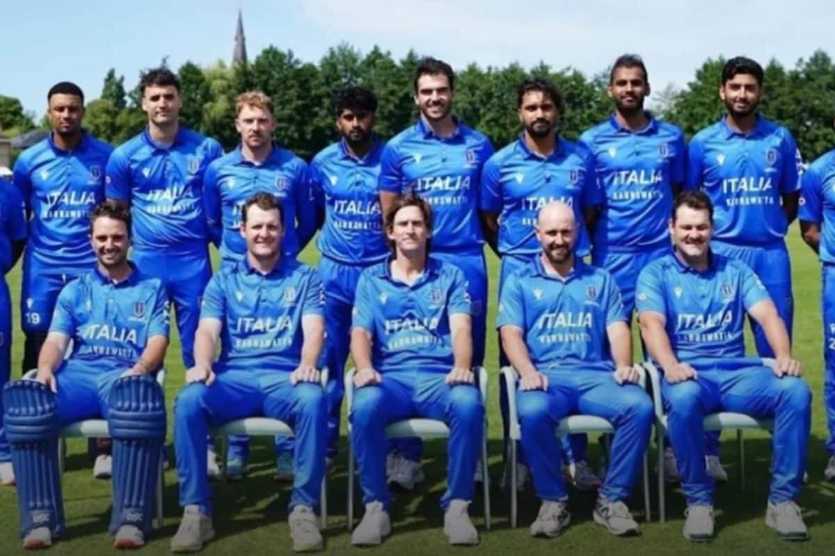 क्रिकेट बॉल में भी फुटबॉल जैसी छवि बनाना चाहता है इटली वर्ल्ड कप से पहले किस देश में लगाया गुप्त कैंप टीम में कई टी-20 के सितारे