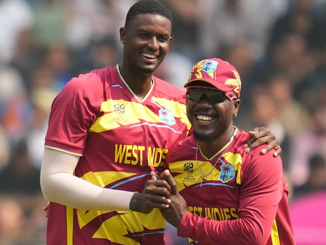 হোপ বা দীপেন্দ্র আইরি, 34 বছর বয়সী এই খেলোয়াড় নেপালের বিপক্ষে ম্যাচের সেরা হয়েছেন