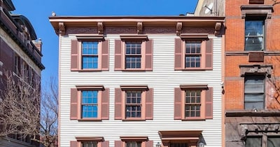 बेडरुम के नीचे था छिपा हुआ तहखाना (इमेज- फाइल फोटो)