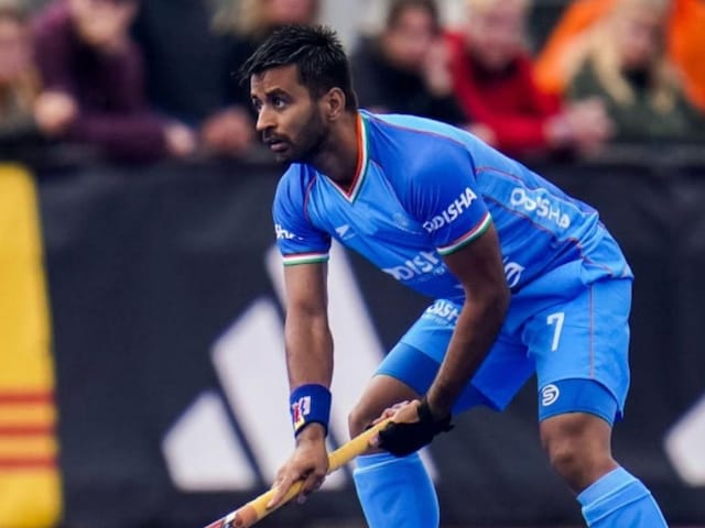 411 मैच खेलने वाले को दिखाया बाहर का रास्ता, किसका बचाना था रिकॉर्ड