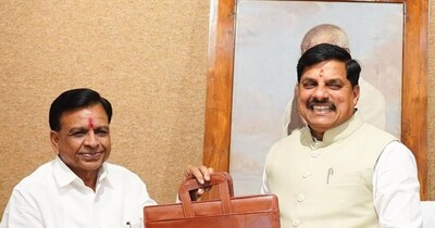 वित्त मंत्री जगदीश देवड़ा और मुख्यमंत्री मोहन यादव