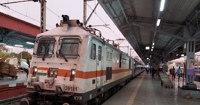 शेड्यूल देखकर घर से निकलें और परेशानी से बचें.