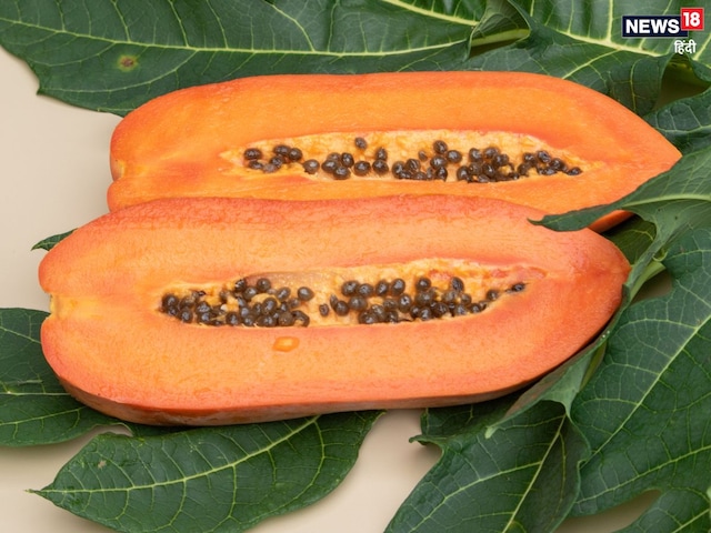 পেঁপের পাশাপাশি এর বীজ ও পাতাও উপকারী বলে জানিয়েছেন আয়ুর্বেদ।