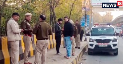 Peeragarhi Flyover Death Mystery: पीरागढ़ी इलाके में एक कार के अंदर तीन लोगों की संदिग्ध परिस्थितियों की मौत की गुत्थी सुलझ गई है. (फोटो: PTI)