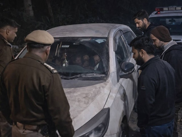 3 लाशों वाली कार में कौन था चौथा? शक पक्‍का, फिर पकड़ क्‍यों नहीं पा रही पुलिस