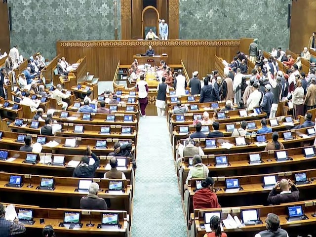 क्या खत्म होगा संसद में हंगामा, लोकसभा अध्यक्ष के विपक्ष लाएगा खिलाफ प्रस्ताव?