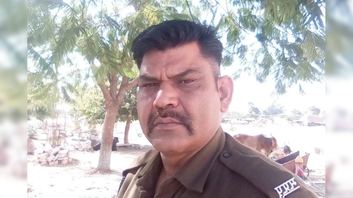 नीमच: पुलिस कंट्रोल रूम में हेड कांस्टेबल ने जहर खाकर दी जान नीमच: पुलिस कंट्रोल रूम में हेड कांस्टेबल ने जहर खाकर दी जान